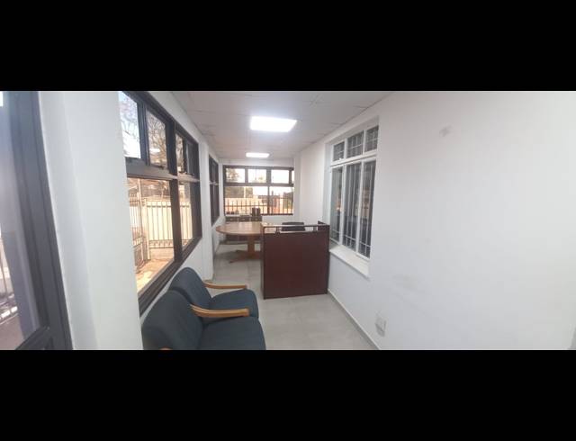 100M² OFFICE TO LET IN WINDERMERE
